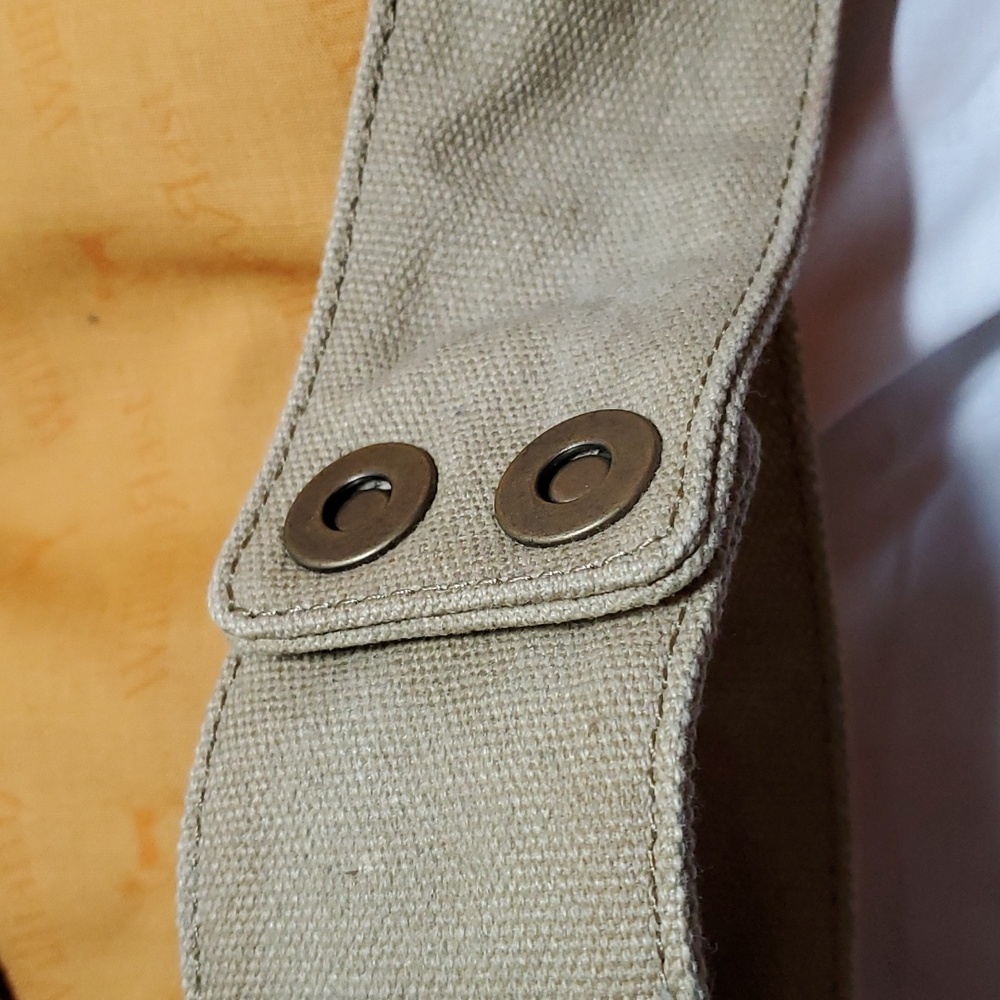 William Rast canvas bag with shoulder strap. - Picture 10 of 17